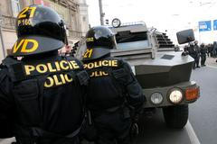 Neonacisté prošli Plzní, obešlo se to bez bitek