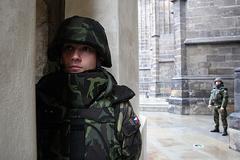 Korunovační klenoty zpátky v komoře