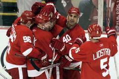 Detroit slaví spornou branku