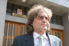 Bohumil Kulínský odchází od soudu v Hradci Králové