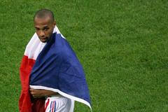 Thierry Henry slaví postup do finále.