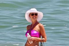 Katherine Heigl v plavkách