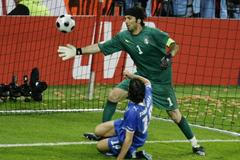 Italové dostávají gól