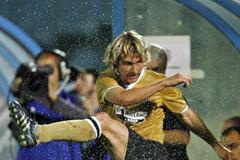 Artmedia - Juventus: Nedvěd