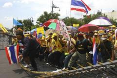 Bangkok - přívrženci PAD berou útokem sídlo premiéra