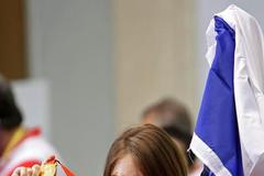 Kateřina Emmons s medailí a českou vlajkou