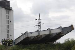 Vlak EuroCity narazil u Studénky do mostu