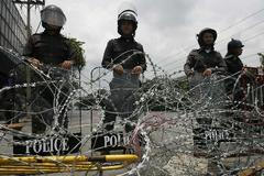 Bangkok - policie v ulicích