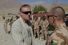 Premiér Mirek Topolánek utajeně navštívil české vojáky v Afghánistánu