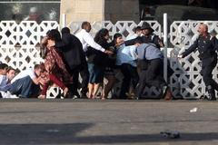 Teroristé zabili v Bombaji přes sto lidí