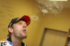 Dušan Salfický předvedl, jaké umí kroužky z dýmu.