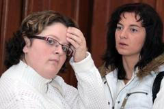 matky zaměněných holčiček