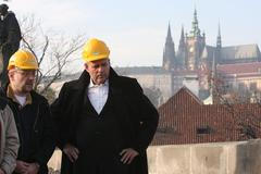 Jak se nemá opravovat Karlův most