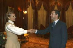 Prezident Ruské federace Dmitrij Medvěděv a ukrajinská premiérka Julia Tymošenková pod podepsání dohody o dodávkách plynu