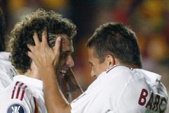 Baroš slaví penaltu