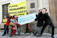 Greenpeace před parlamentem