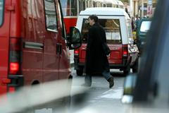 Chodec na rušné ulici. Ilustrační foto.