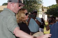 Madonna přichází k soudu v Lilongwe