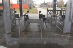 Světlá nad Sázavou - vstup do zavřené továrny