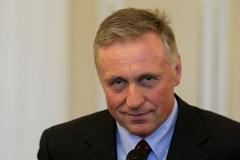 Mirek Topolánek donesl Václavu Klausovi demisi vlády