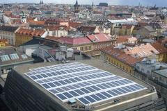 Sluneční elektrárna na střeše provozní budovy Národního divadla