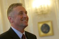 Mirek Topolánek donesl Václavu Klausovi demisi vlády