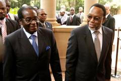 Robert Mugabe a Kgalema Motlanthe