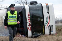 Nehoda autobusu u Nupak na Říčansku