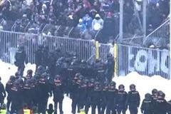 Pořadatelé nezvládli bytku fanoušků Baníku a Brna