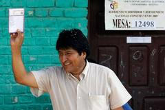Evo Morales hlasuje