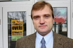 Ředitel gymnázia Filip Novák
