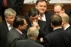 Sociální demokraté svrhli vládu