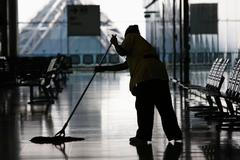 Bangkok - úklid na letišti Suvarnabhumi