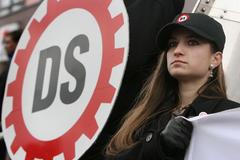 Dělnická strana protestuje proti návrhu na zrušení