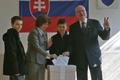 Současný slovenský prezident Ivan Gašparovič volí