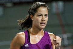 Ana Ivanovičová v prvním kole turnaje v Brisbane, kde na ní nestačila Češka Petra Kvitová.