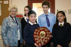 Jun Nakamaru-Pinder hraje závodně bridge