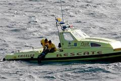 Kanárské ostrovy - záchranáři loví těla utonulých běženců