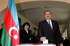 Ilham Alijev hlasuje