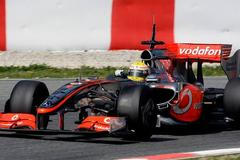 Lewis Hamilton při testech