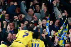 Hráči Southendu slaví gól do sítě Chelsea