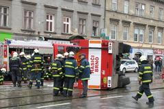 Nehoda hasičské cisterny v Brně