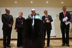 Karel Schwarzenberg odpovídá na dotazy novinářů