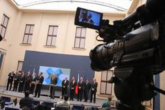 Topolánkův tým na boj proti krizi - NERV