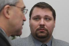 Petr Hroch s advokátem