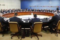 Summit NATO ministři