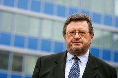 Profesor Milan Mareš