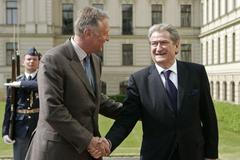 Albánie Topolánek Beriša