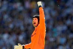 Chelsea: Petr Čech se raduje z triumfu v FA Cupu