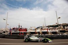 Jenson Button s vozem Brawn při tréninku na Velkou cenu Monaka.